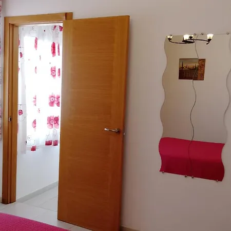 Lola3 Apartment